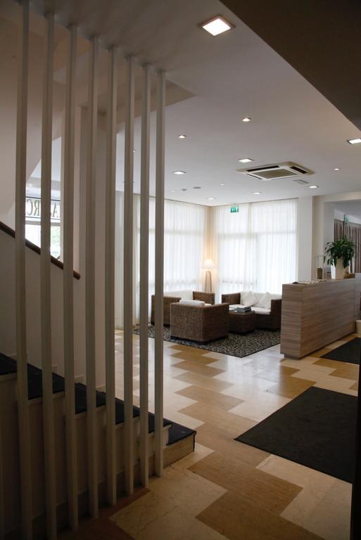 Hotel Majorca Sul Mare In Centro A Річчоне Екстер'єр фото